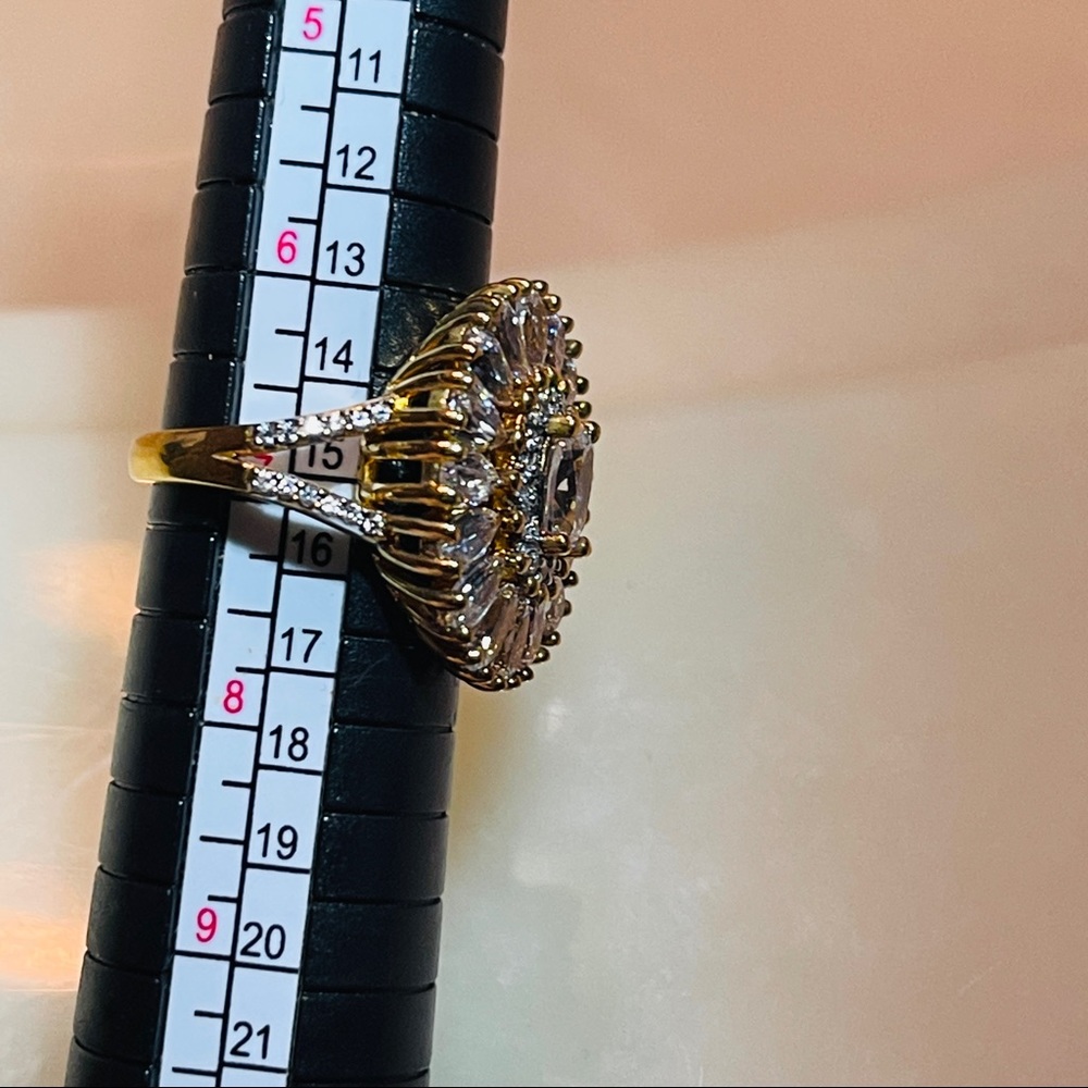 🌺Beautiful PAJ OZ GP. 925 Sterling Silver White Topaz Dinner Ring! - Picture 15 of 16